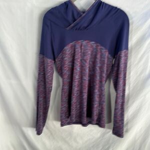 Columbia hooded long sleeve tshirt